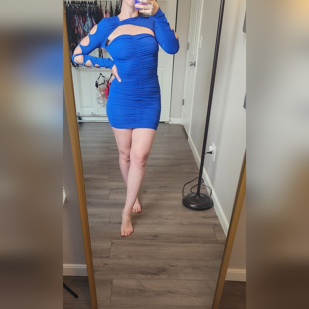 FashionNova blue long sleeved dress size xs